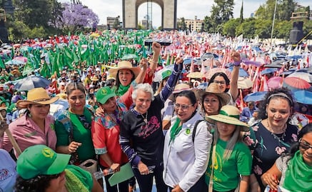8,000 women protest against gender violence in Mexico