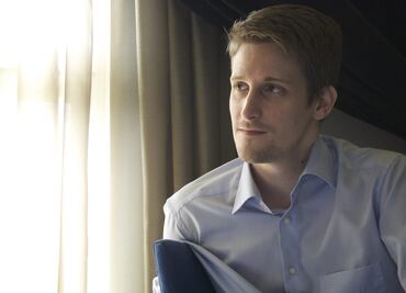 Rusia extiende dos años más el permiso de residencia de Snowden