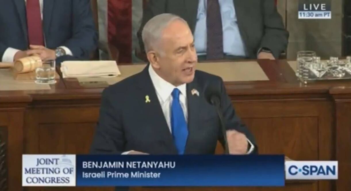Benjamin Netanyahu no viajó a Washington invitado por la Casa Blanca, sino por los líderes republicanos del Congreso, a los que se unieron de mala gana los demócratas. La visita del primer ministro israelí está armando alboroto. Foto: Captura tomada de video
