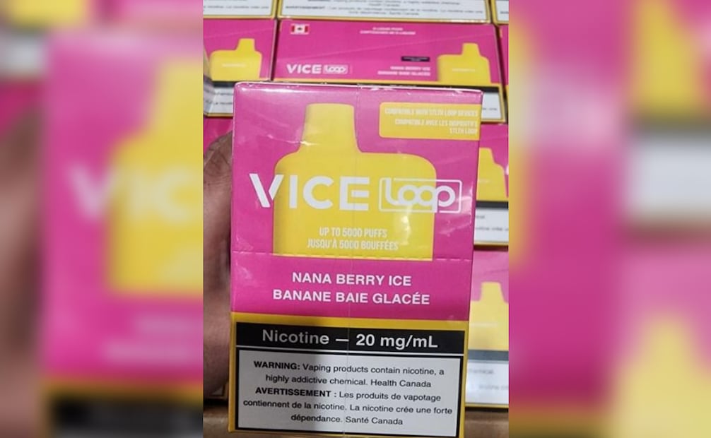 Marina y Aduana del AICM aseguran 22 mil 800 vapeadores; mercancía ilícita tiene valor aproximado de 5.2 mdp.
Foto: Especial.