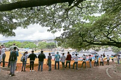 Aumenta Washington presión a Venezuela