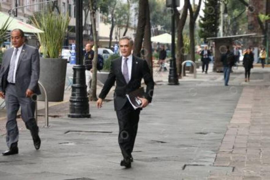 A pie o en bici, políticos se suman al Día Mundial Sin Auto