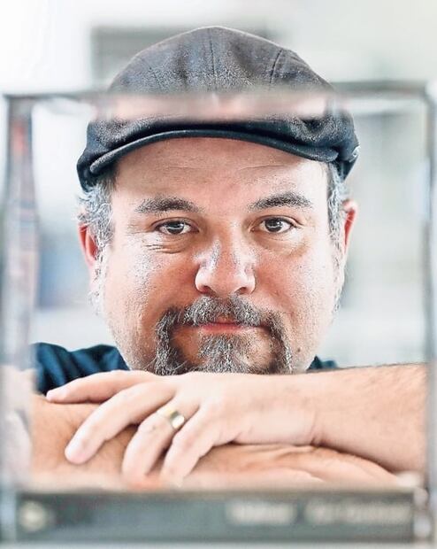 "La Armada Invencible", una novela para gente llena de cicatrices y achaques que se levanta todas las mañana a seguirlo intentando