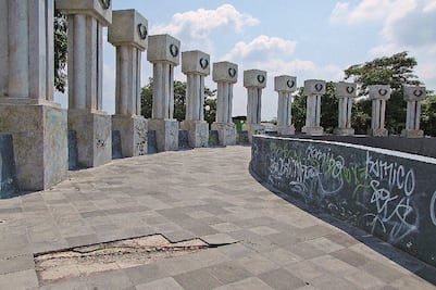 Rotonda, abandonada y sin nada de ‘ilustre’