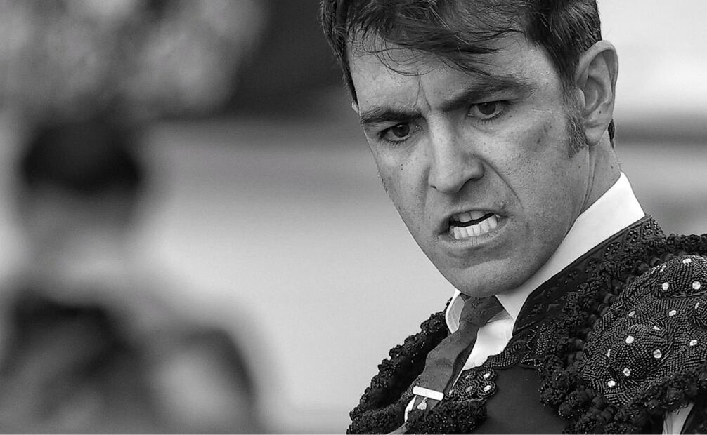 Arturo Macías torero sufre cornada