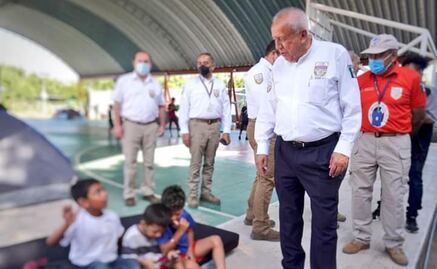 Comisionado del INM entrega permisos de tránsito libre a personas migrantes en Oaxaca