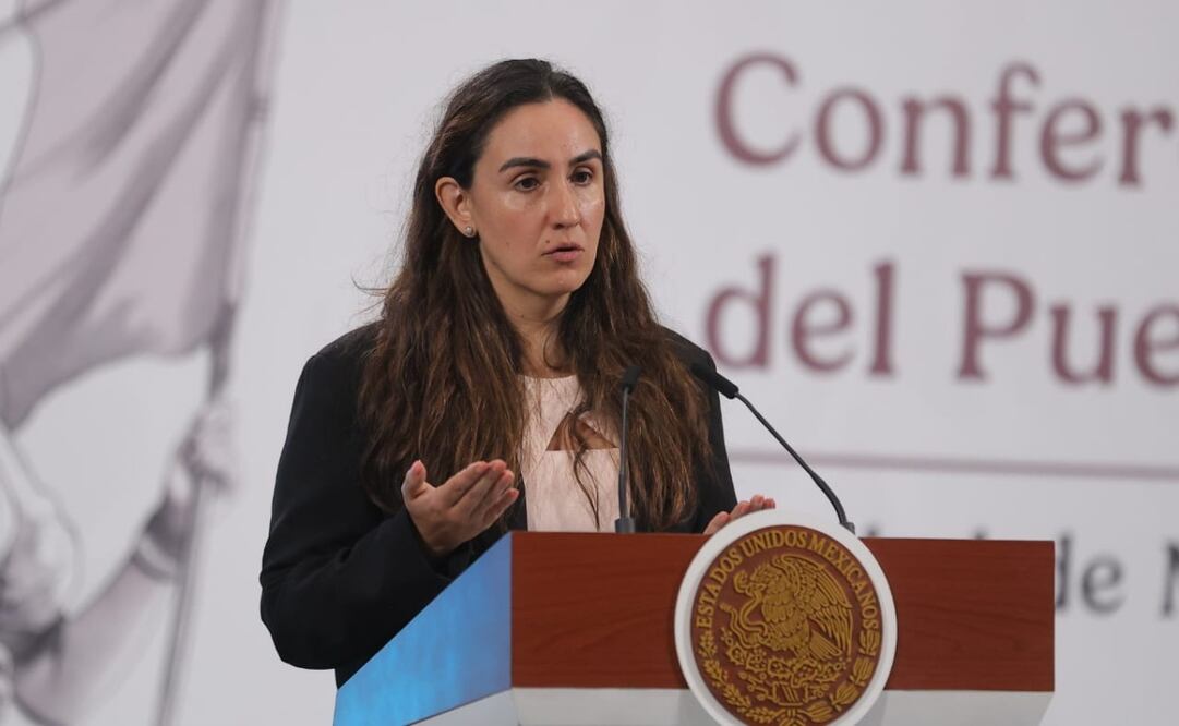 María del Carmen Bonilla Rodríguez, titular de la Unidad de Crédito Público y Asuntos Internacionales de la Secretaría de Hacienda y Crédito Público (SHCP), en la conferencia matutina de Claudia Sheinbaum. Foto: Gabriel Pano / EL UNIVERSAL