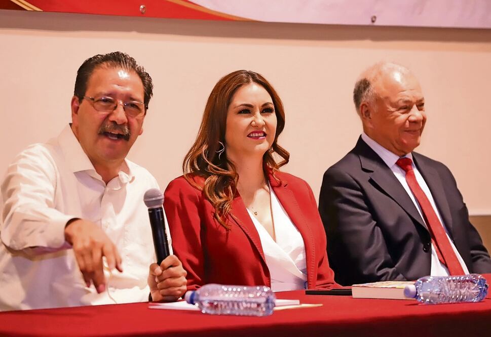 El diputado del PT Reginaldo Sandoval (izq.) dijo que ellos ahora son la izquierda y platean también un tema de transformación Foto: Especial