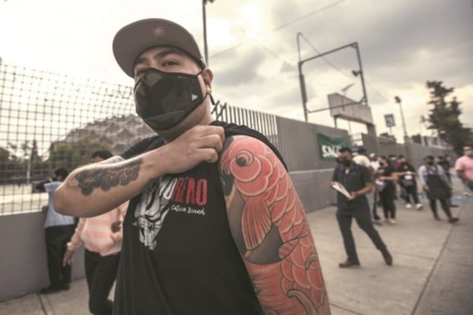 De Iztapalapa (e Iztacalco) para el mundo: Así fue el día uno de vacunación para treintones en esas alcaldías