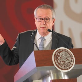 Urzúa da a conocer su declaración de intereses