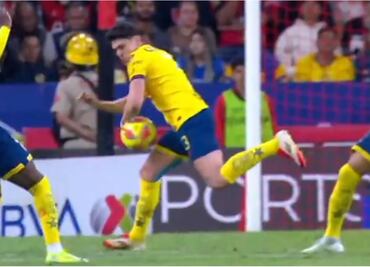 Comisión de Árbitros acepta error en favor de América; debió marcar penal por mano de Israel Reyes