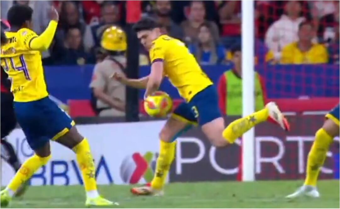 FOTO: ESPECIAL - Comisión de Árbitros acepta error en favor de América; debió marcar penal por mano de Israel Reyes