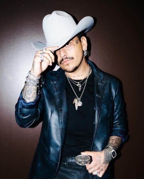 El cantante había levantado sospechas sobre el nombre de su hija cuando apareció luciendo un dije con la palabra Inti. Foto: Instagram