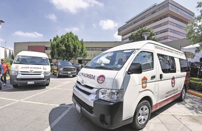 Autobús se sale de camino en la México-Querétaro, hay un hombre muerto y dos menores guatemaltecos lesionados: FGJEM
