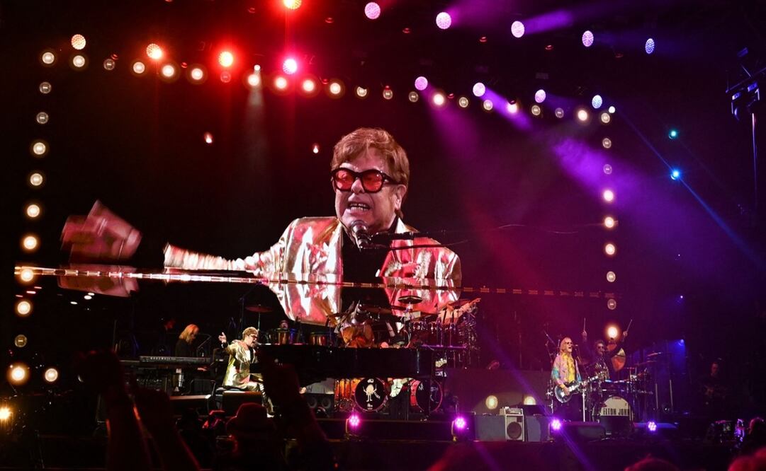 El cantautor británico cumplió el sueño de presentarse en este festival a sus 76 años. Foto: AFP