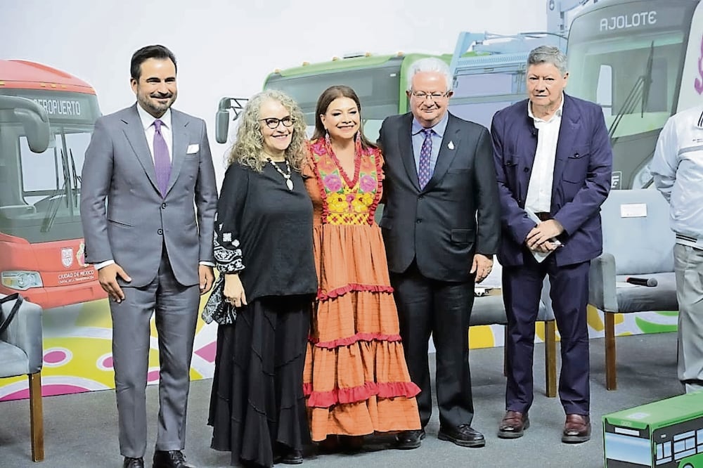 Enrique Irazoque, Araceli Damián, Clara Brugada, Pablo Yanes y Héctor Ulises García, durante el anuncio.  Foto: Especial