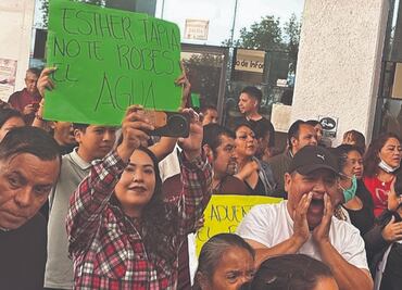 Vecinos de Naucalpan acusan venta ilegal de agua