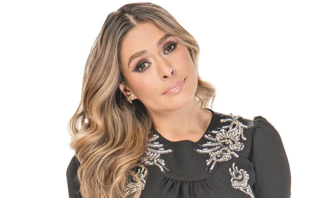 Carrera. Combina conducción con actuación. Su último trabajo fue en la serie Cásate conmigo (TELEVISA)