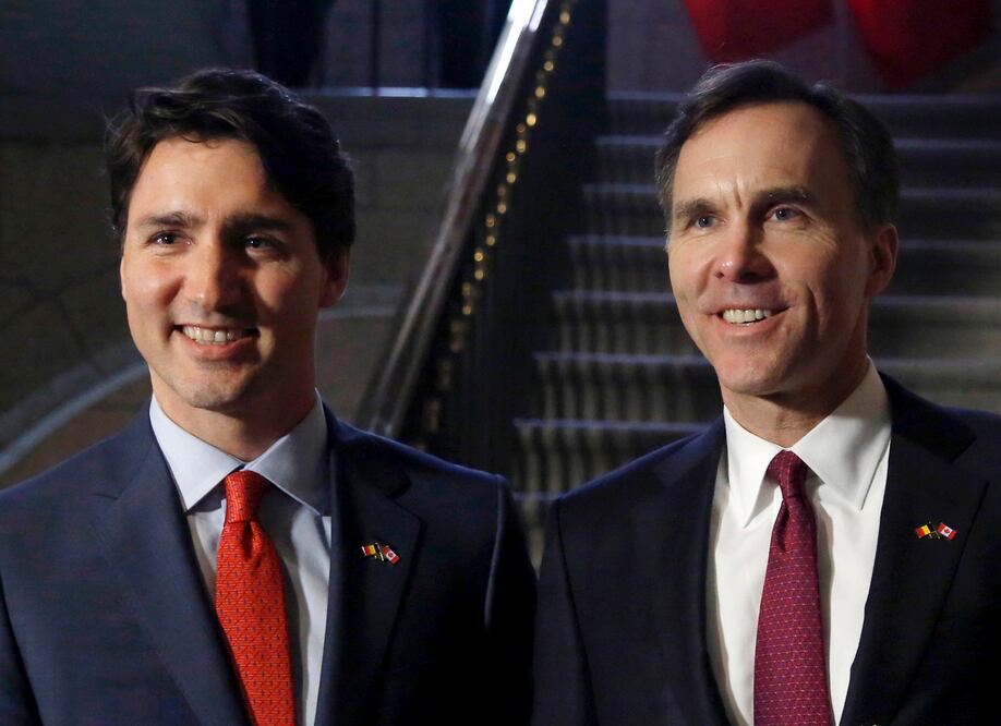 El primer ministro canadiense, Justin Trudeau, junto al ministro de FInanzas, Bill Morneau (Foto: Reuters)