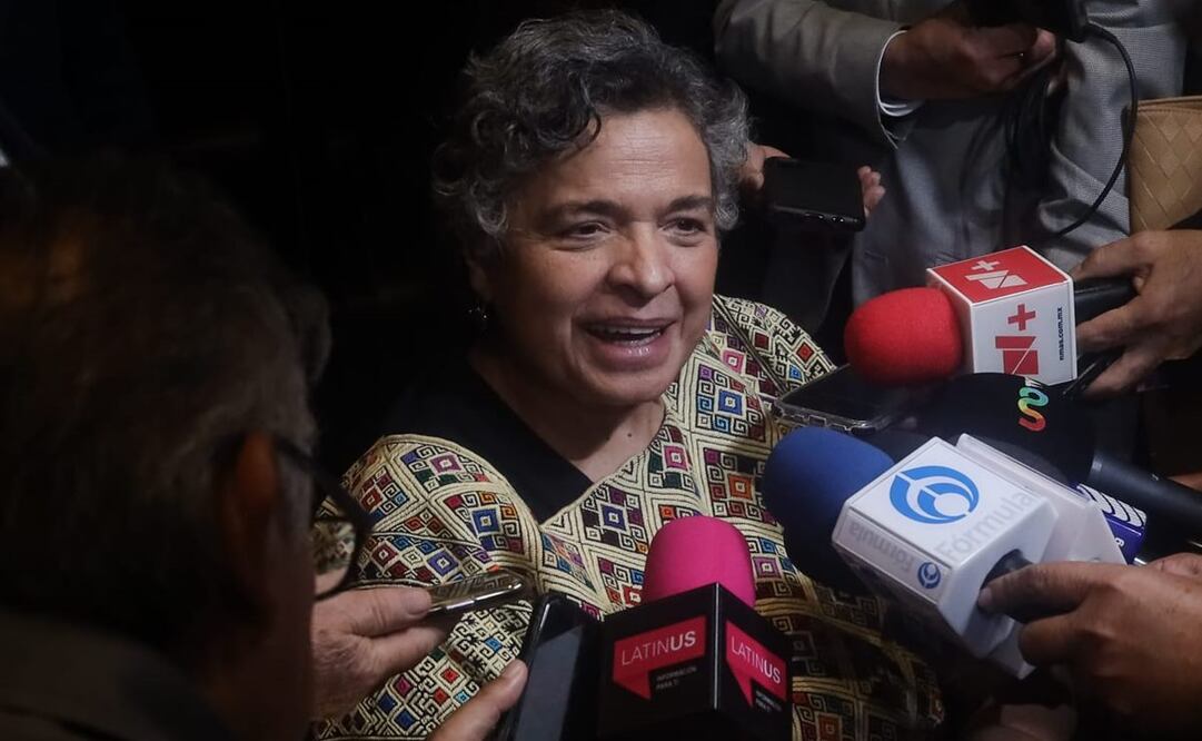 La aspirante a la presidencia, Beatriz Paredes asiste a la reunión plenaria del grupo parlamentario del Partido Revolucionario Institucional (PRI). Foto: Hugo Salvador/EL UNIVERSAL