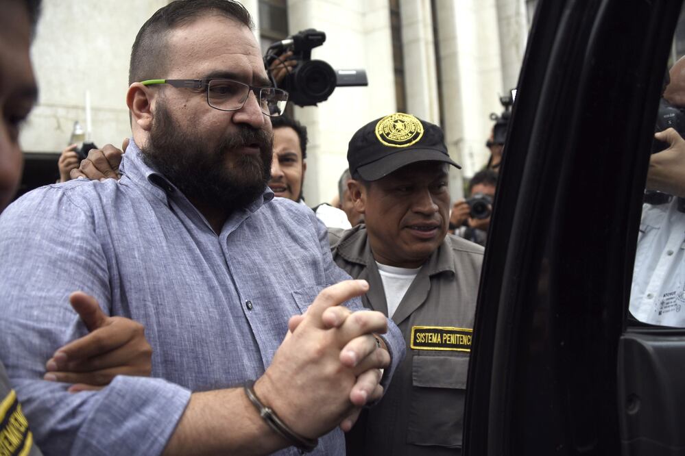 El despacho informó que tomó la decisión de concluir con la representación jurídica del ex gobernador Javier Duarte de Ochoa. /Archivo - EL UNIVERSAL