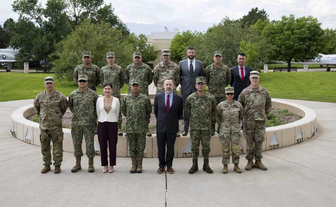 Elementos de Marina y Defensa se reúnen con Comando Norte de EU en Colorado Springs, imagen compartida por Semar este 8 de septiembre de 2025. Foto: Semar