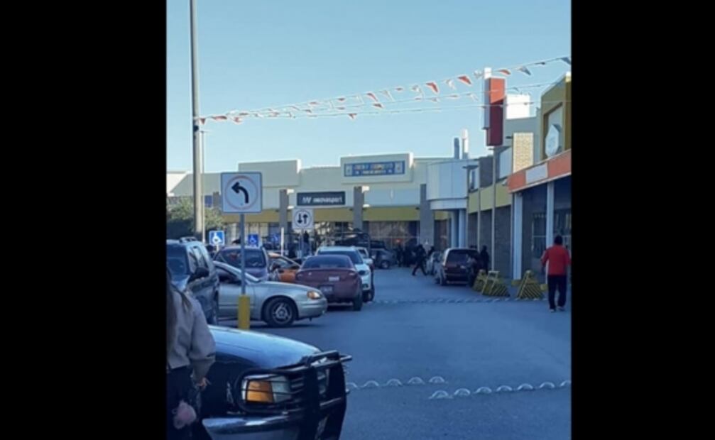 Hombres armados ingresan a un Walmart durante balacera en Nuevo Laredo