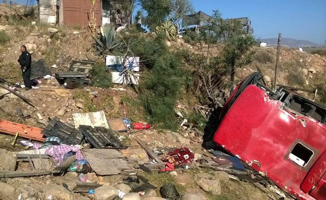 Cuatro muertos y 38 heridos al accidentarse un autobús en carretera Tijuana-Tecate