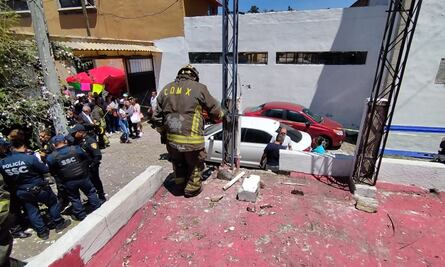 Explota pirotecnia en iglesia de Santa Fe; hay un menor y dos adultos lesionados