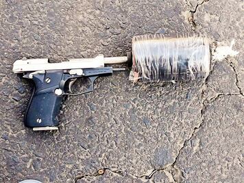 Usaron silenciador casero en robo frustrado a camioneta de valores