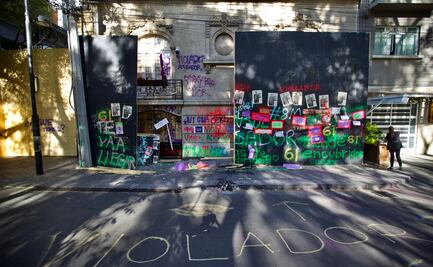 Así quedó la casa de Andrés Roemer tras manifestación 