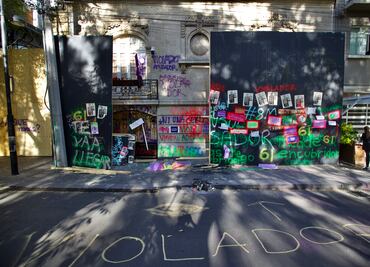 Así quedó la casa de Andrés Roemer tras manifestación