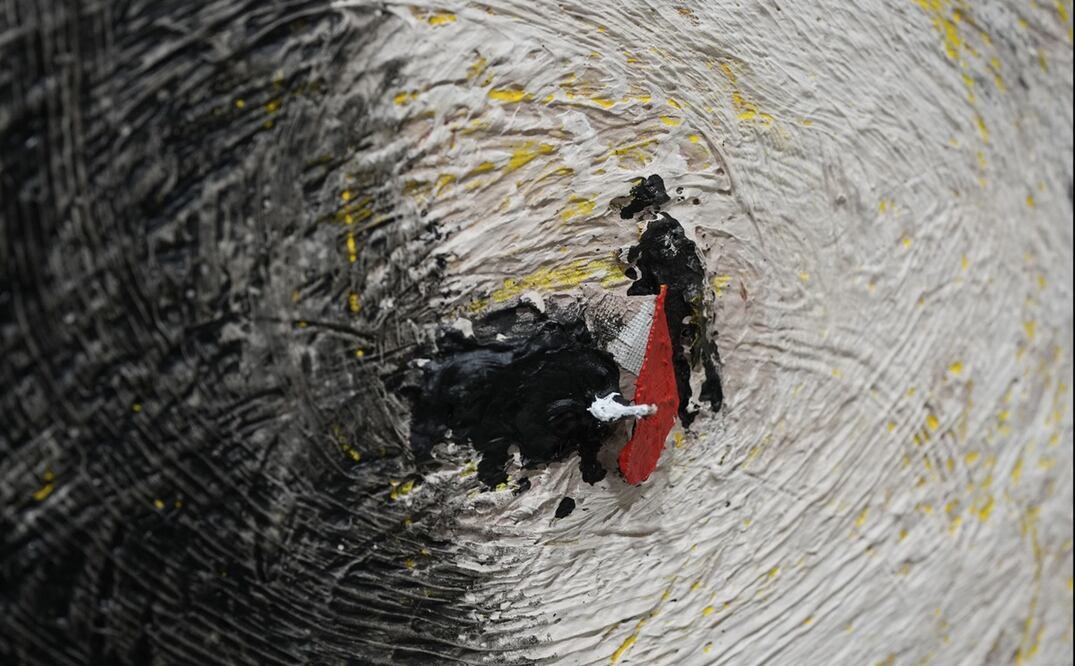 Obra del artista Miquel Barceló que forma parte de su exposición 'Toros, peces y flores', compuesta por nueve pinturas, 24 cerámicas y 13 acuarelas con temas marinos, taurinos, bodegones y flores, inaugurada este miércoles en la galería Elvira González de Madrid. Foto: EFE