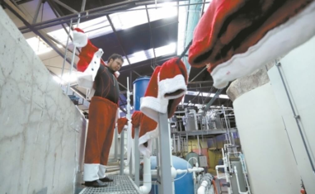 En Navidad submarina, Santa deja trineo