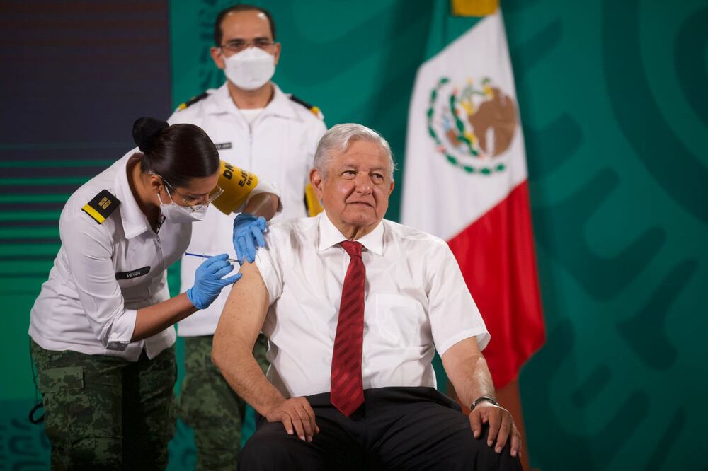 Tras segunda dosis de vacuna Covid-19, estoy al 100%: AMLO. Foto: Germán Espinosa / EL UNIVERSAL