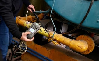 Detectan fuga de gas natural tras reportes de olores extraños en Tlalnepantla; realizan labores de saneamiento