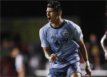 Alan Pulido anota en la victoria del Sporting KC frente al Colorado
