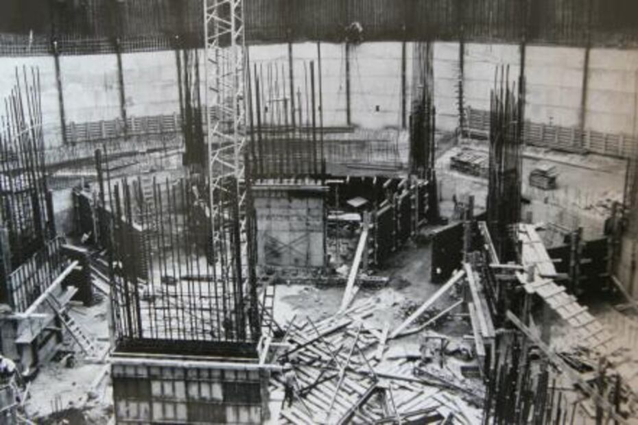 La estación que es conocida por el domo de una plaza de toros