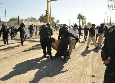 Se enfrentan ciudadanos y policía en Coahuila
