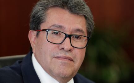 Morena sigue en mi corazón, pero no opinaré sobre pleito interino: Monreal