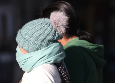 Recomendaciones para enfrentar el frío en CDMX; protección civil sugiere la "técnica de la cebolla"