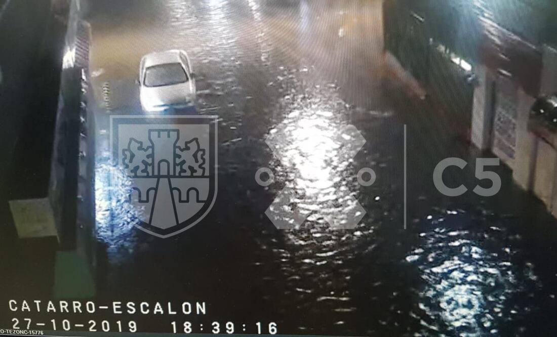 Inundación sobre Catarroja y Escalona, colonia Cerro de la Estrella / Twitter @C5_CDMX