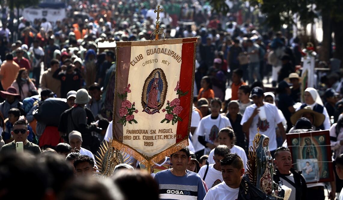 Peregrinos en la Basílica de Guadalupe. Foto: Berenice Fregoso/EL UNIVERSAL