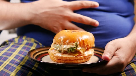 Prepara "milagroso" remedio casero con esta planta de tu jardín para terminar con la gastritis