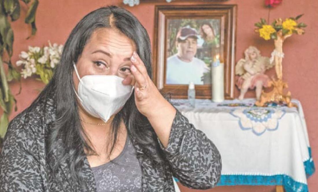 Para lidiar con la muerte de su padre, quien fue víctima del Covid-19, Ariadna Chávez creó una página de Facebook en la que personas que también perdieron a seres queridos han formado un grupo de apoyo. Fotos: Germán Espinosa. EL UNIVERSAL