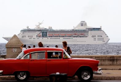 Estados Unidos prohíbe viajes en crucero a Cuba