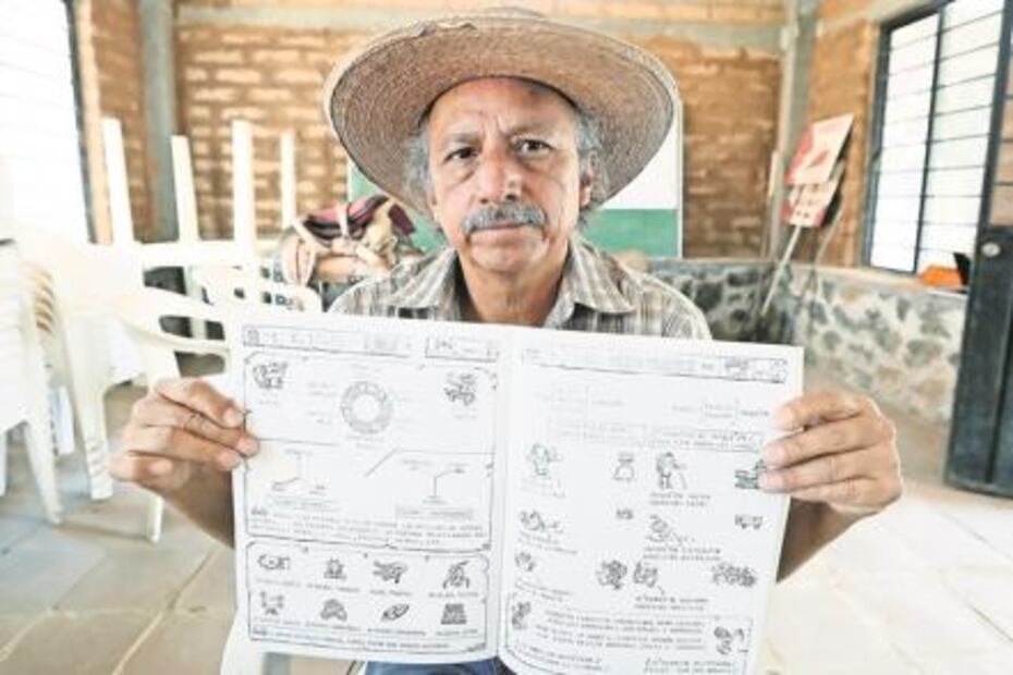 Historia. Enseña náhualt a sus 82 años