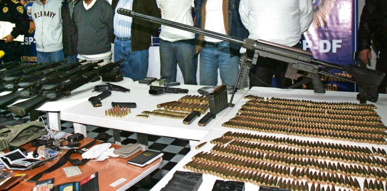 El tráfico ilegal de armas para la delincuencia organizada ocasiona graves daños económicos y criminales al gobierno de México por un estimado de 15 mil millones de dólares, equivalentes a 5% de su Producto Interno Bruto (PIB), que ha gastado en luchar contra el hampa. Foto: Mario Guzmán | Archivo EFE