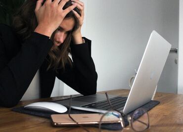 Qué es el síndrome de visión por computadora y a quién le puede dar