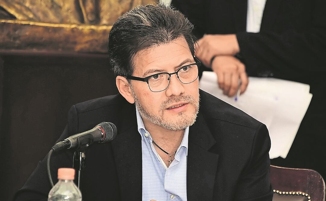 Víctor Hugo Lobo (PRD) consideró que Morena quiere desaparecer a la oposición. Foto: ESPECIAL